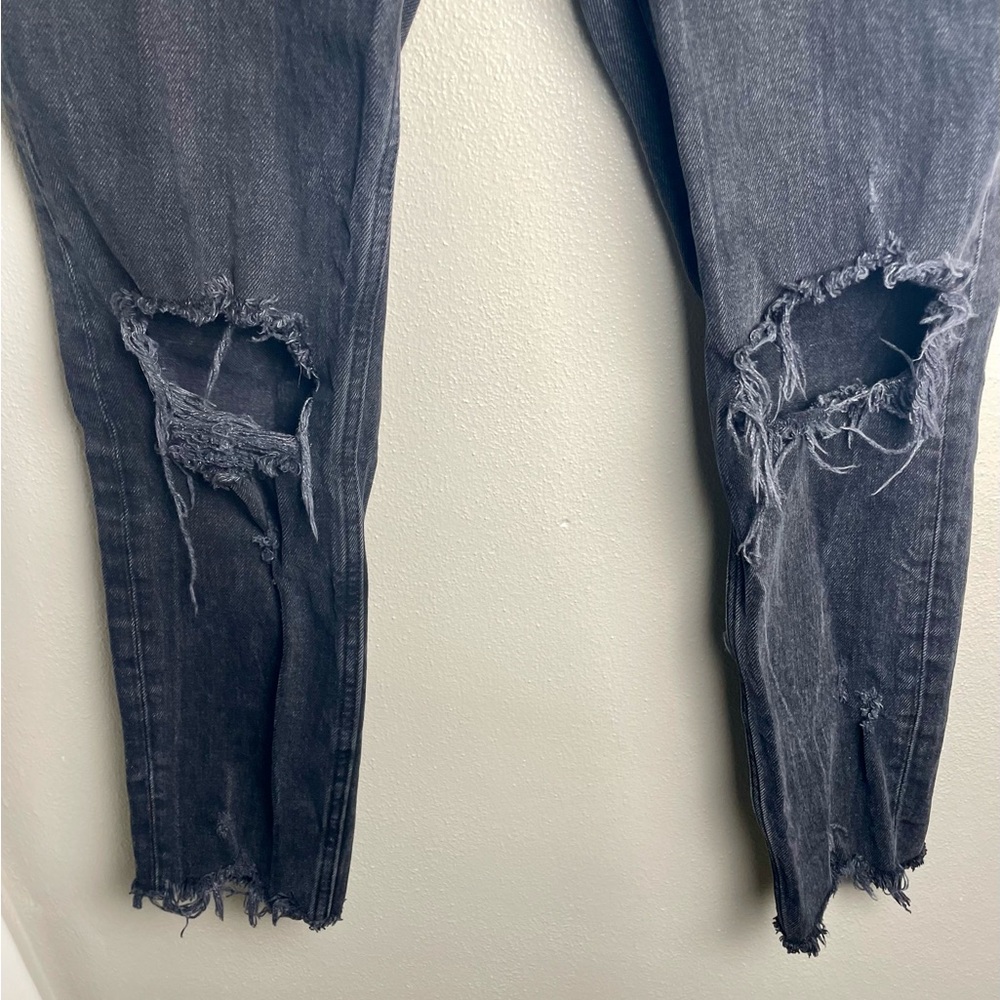 Abercrombie & Fitch Ripped High Rise Mom Jeans- Faded Black - Picture 4 of 6